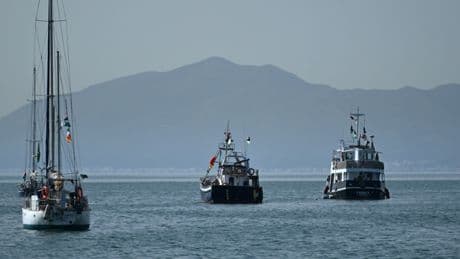 La flottille pour Gaza affirme qu'un autre de ses bateaux a été touché près de Tunis