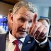 „Mitgehangen – mitgefangen“: Höcke droht Verfassungsschutz-Mitarbeitern