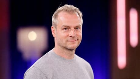 Interview: Hinnerk Schönemann: "Ich dachte, als Schauspieler müsste mein Körper rein bleiben"