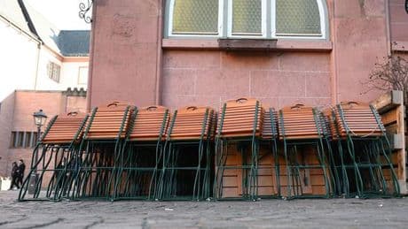 Betriebe mit Umsatzeinbußen: Dehoga: Wetterextreme belasten Gastgewerbe
