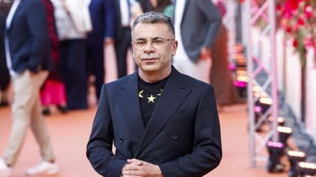 La lujosa casa que Jorge Javier Vázquez compró en Madrid por 1,5 millones de euros: con baño árabe, porche fresco y alfombras 'animal print'