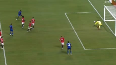 Altay Bayındır'ın yediği gol alay konusu oldu