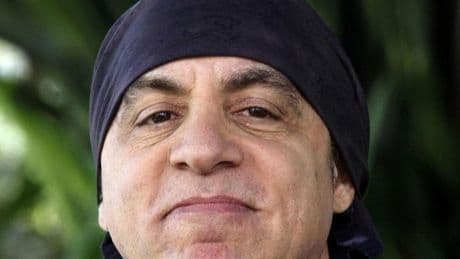 Stevie Van Zandt reaparece en Milán tras su operación de apendicitis en San Sebastián