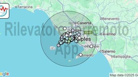 Terremoto a Napoli oggi, forte scossa di magnitudo 4.0 avvertita anche in provincia. Gente in strada