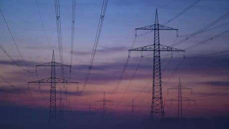 Ausbau der Stromnetze: Strom durch Freileitung statt Erdkabel? Das wären die Folgen