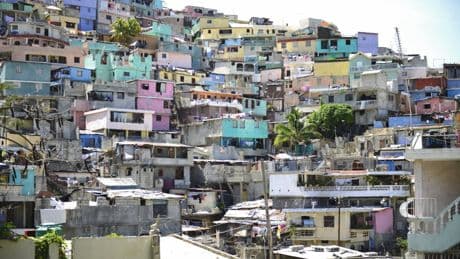 Yanick Lahens : « L’art est est en Haïti l’oxygène qui permet au cœur de continuer à battre »