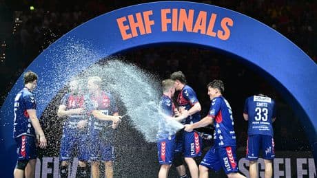 Im Fußball sind schon alle raus - Handball-Klubs müssen Euro-Ehre retten