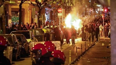 Las imágenes de los incidentes en la explanada de San Mamés y en las calles aledañas