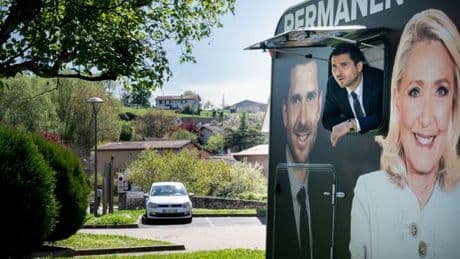 Des députés avec un camping-car en guise de permanence : « C’est pas plus cher qu’un bureau et c’est plus efficace »