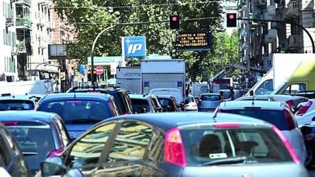 Divieti anti-smog a Genova, nuove deroghe. E le multe slittano di un altro mese