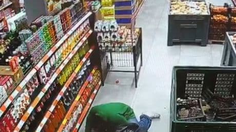 Zincir marketlerdeki çalışma koşullarının fiziksel ve psikolojik yıpranmaya yol açtığı uyarısı!