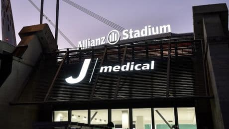 <p>Prato fiorito Juve: mai tutti i titolari insieme. La verit&agrave; sullo staff medico</p>