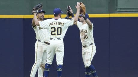 Brewers win 12th game in a row — and earn all of Wisconsin free burgers