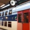 Une femme sérieusement blessée à Paris après que la laisse de son chien s'est retrouvée coincée dans les portes du RER C
