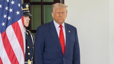 États-Unis : la Cour suprême autorise Trump à exclure les personnes transgenres de l’armée