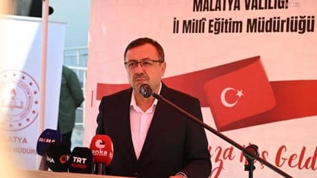 Malatya'da eğitim yılı açılış töreninde AKP propagandası: İl başkanını da konuşturdular