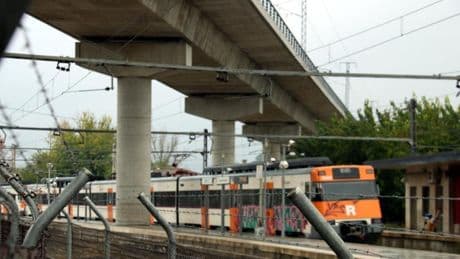 Dos detenidos por apedrear usuarios del tren y herir a un trabajador en la estación de Maçanet