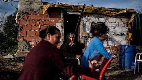 Portugal : les bidonvilles réapparaissent près de Lisbonne avec la crise immobilière