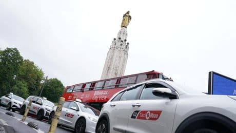 Más de 200 taxistas se movilizan en Bilbao contra los VTC