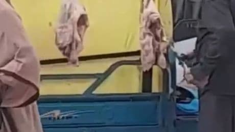 Adana'da sokakta et satışına tepki
