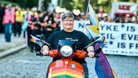 Christopher Street Day: Mehrere tausend Menschen beim Community Dyke* March