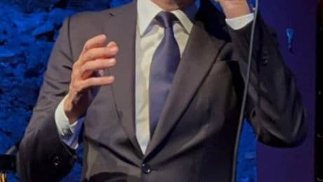 "Certi party".  Simone Baldelli canta la "sua" mondanità