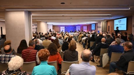 &quot;Necesitamos visibilidad en los medios&quot;, los oyentes de esRadio denuncian el olvido de las víctimas de la DANA