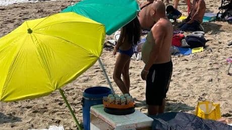 Savona, rissa in spiaggia alle Fornaci: “Venditori abusivi con birre e alcolici”