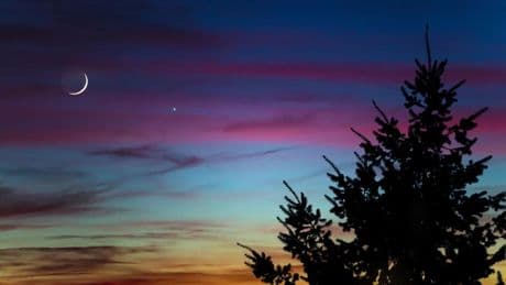 When To See The Rare Sight Of Mercury Close To The Moon This Week
