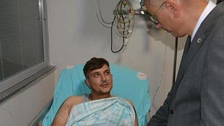 Bakan Memişoğlu, Eskişehir'deki orman yangınında yaralanan orman işçilerini ziyaret etti