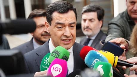 Moreno tacha a Puente de "mamporrero del Gobierno" por sus tuits y este le contesta que es un "presidente desaparecido"