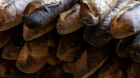 Plus d'1 Français sur 2 gaspille du pain: cinq astuces pour ne plus avoir à jeter votre baguette