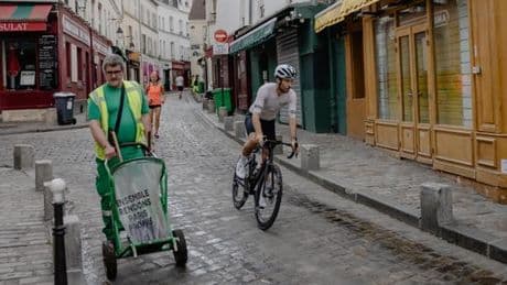 Tour de France : le fabuleux destin de la rue Lepic, à Montmartre, qui redevient le temple parisien du vélo un an après les JO
