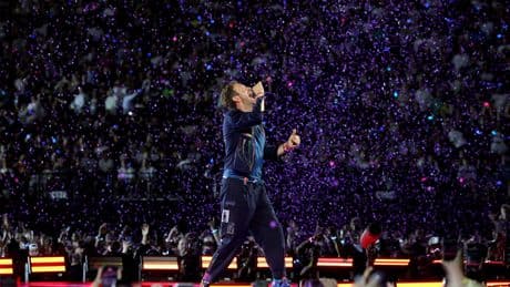 Chris Martin trakteert Céline Dion in Las Vegas op serenade