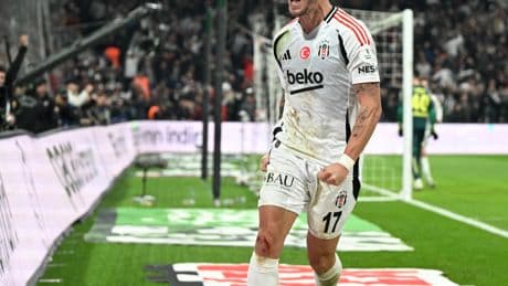 Beşiktaş, derbide 20 yıl sonra duble peşinde!