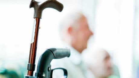 Krankenhäuser: AOK: Viele Klinik-Aufenthalte Hochbetagter sind vermeidbar