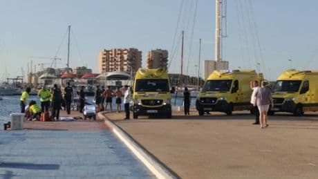 En la UCI un niño de 9 años al ser atrapado por la hélice de una embarcación cuando se bañaba en La Manga