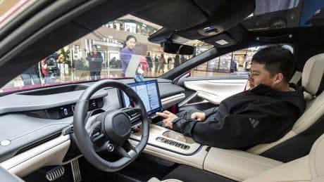 Automesse Shanghai : „Der Preiskampf ist knallhart“: Trumps Zölle treiben deutsche Autozulieferer verstärkt ins Chinageschäft
