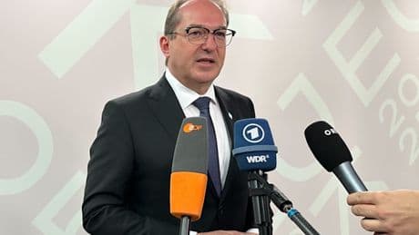 „Zurück im Team der europäischen Länder, die gegen illegale Migration vorgehen wollen“