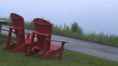 Waskesiu businesses hit hard by wildfire alert despite non-threatening conditions