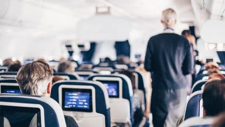 «Je veux tuer»: une passagère sème la panique sur un vol Air France Paris-Dakar, obligeant l’avion à rebrousser chemin