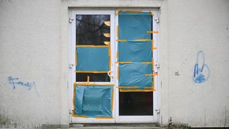 Politisch motivierte Straftaten: Mehr Angriffe auf Geflüchtete und Unterkünfte als bisher angenommen