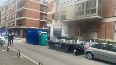 Un incendio en un cuadro eléctrico provoca un corte de luz en Getxo y el desalojo de los vecinos de un edificio