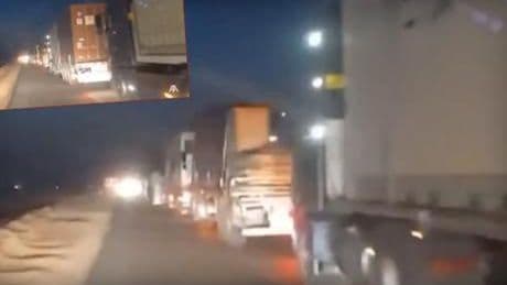 Suriye'de dikkat çeken görüntü! Tam 200 TIR ABD üslerine çekildi