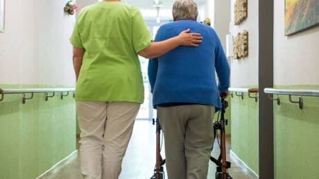 Regierungsbezirk Düsseldorf trifft es am härtesten: Hier rutschen 15 weitere Pflegeeinrichtungen in NRW in die Insolvenz