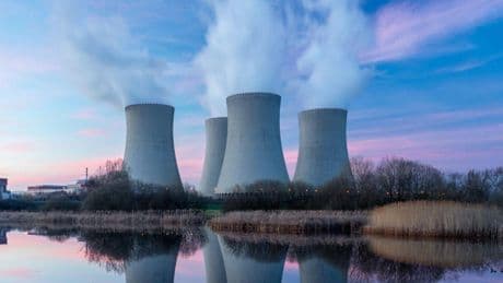 ¿Vivir cerca de una central nuclear puede causar cáncer? La polémica para la que la ciencia no tiene respuesta clara