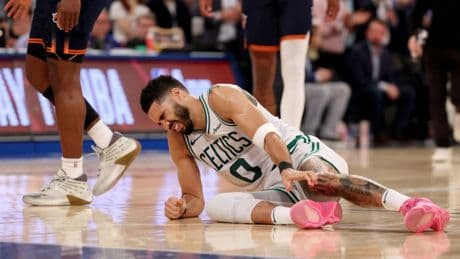 Superstar fehlt monatelang: Schock für den NBA-Champion