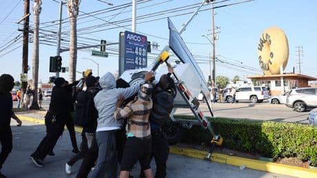 Opnieuw protesten in LA om arrestaties immigranten, Trump zet Nationale Garde in