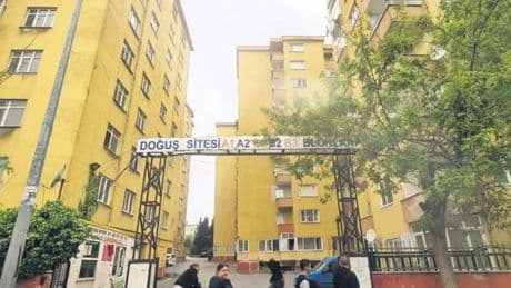 Çatlak siteyi TOKİ yenileyecek