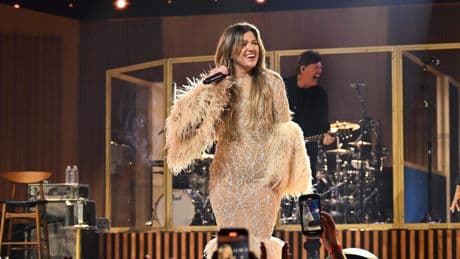 Kelly Clarkson zingt samen met dochter (11) in Las Vegas